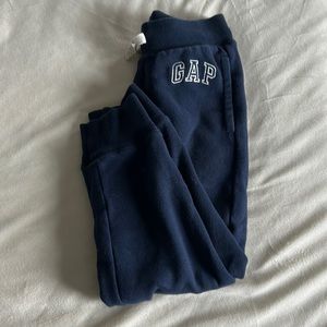 Gap kids size small navy joggers- like new